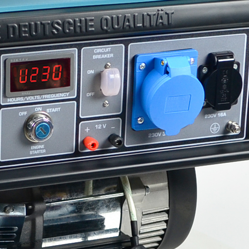 Pohodlný ergonomický ovládací panel s elektrickým startem